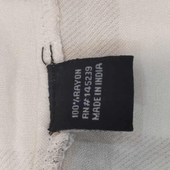 XL Style Envy White/Grey Plaid Blouse/Button-Up - Picture 5 of 5